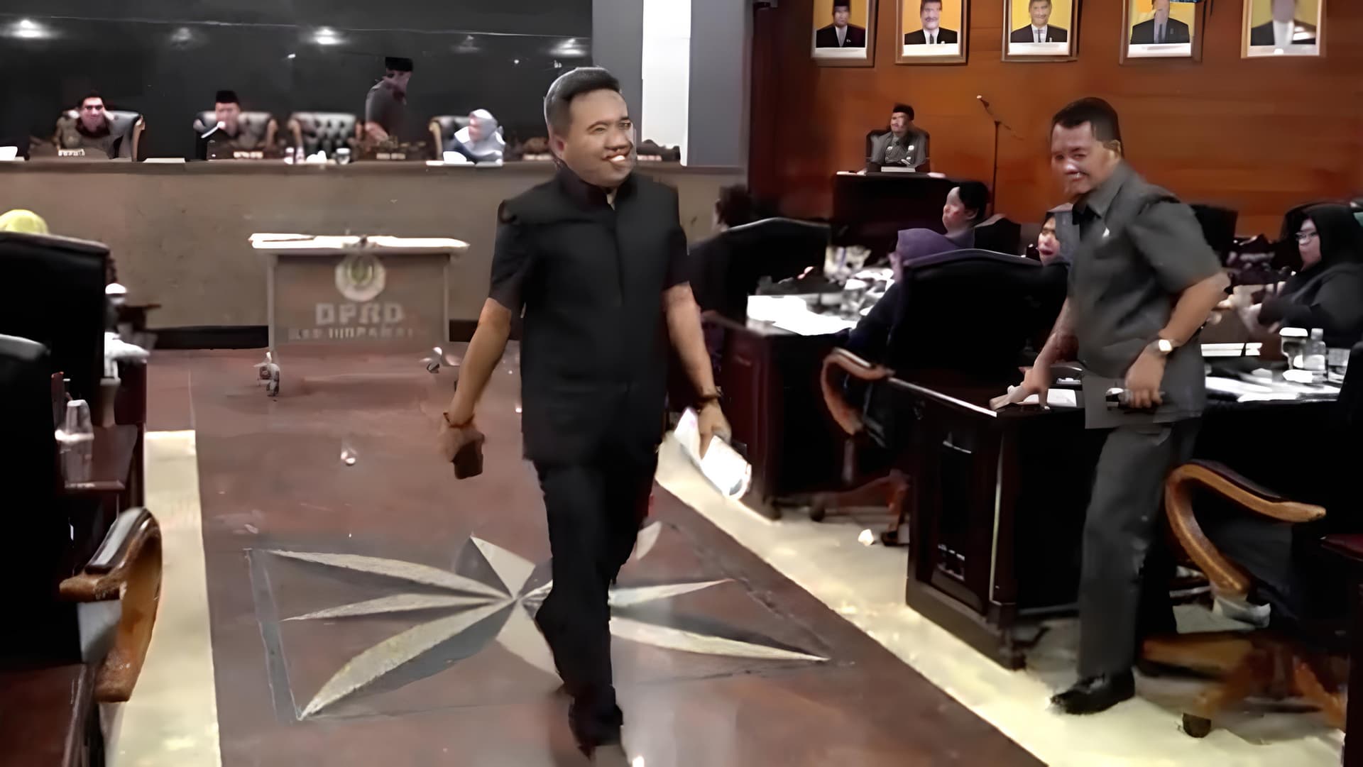 Tolak Kenaikan Pajak yang Dinilai Menyengsarakan Rakyat, Fraksi PDI Perjuangan Kembali Walk Out Sidang Paripurna