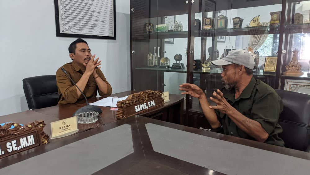 Orang Tua Asep Korban Penemuan Mayat di Rancajawat Mengadu ke DPRD Indramayu, Kematian Anaknya Dinilai Janggal