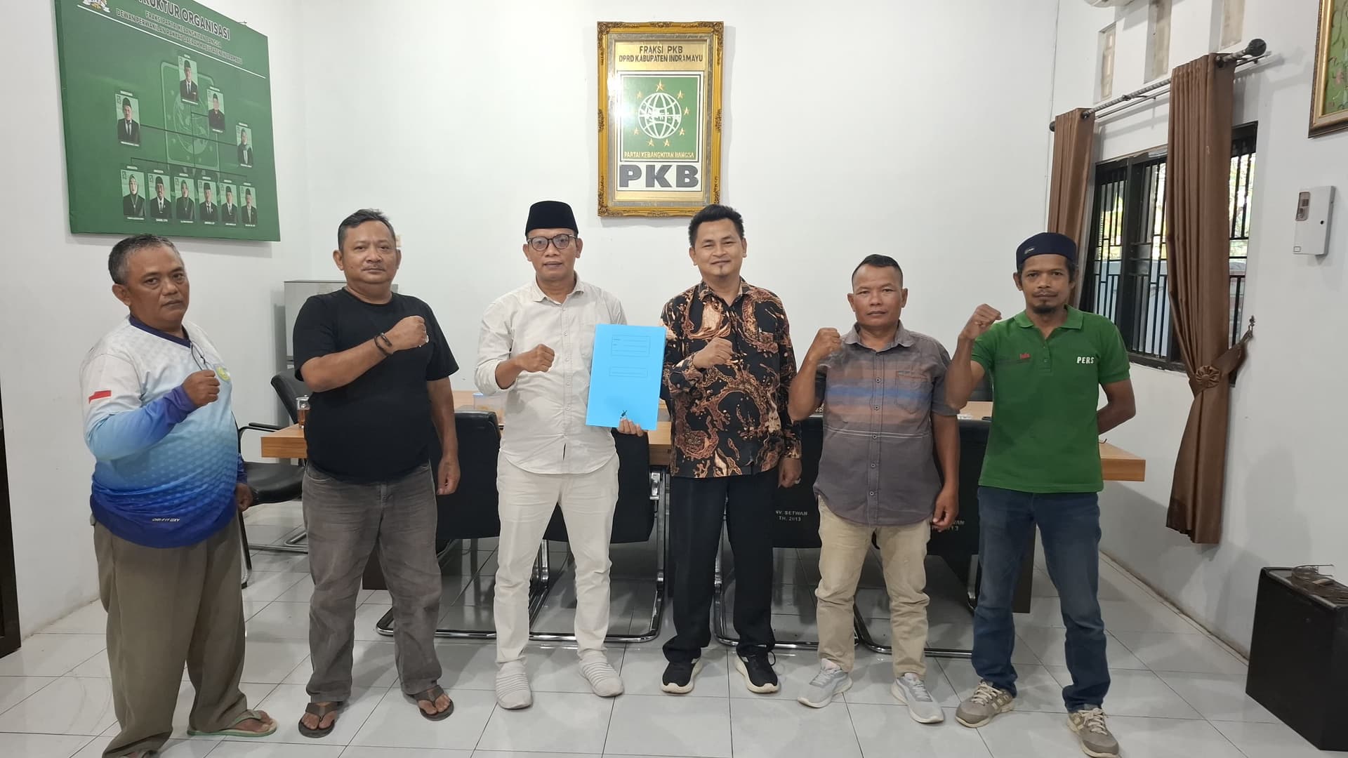 Tokoh Masyarakat Rambatan Kulon Temui Ketua Fraksi PKB DPRD Indramayu, Bawa Aspirasi Pembangunan Jalan