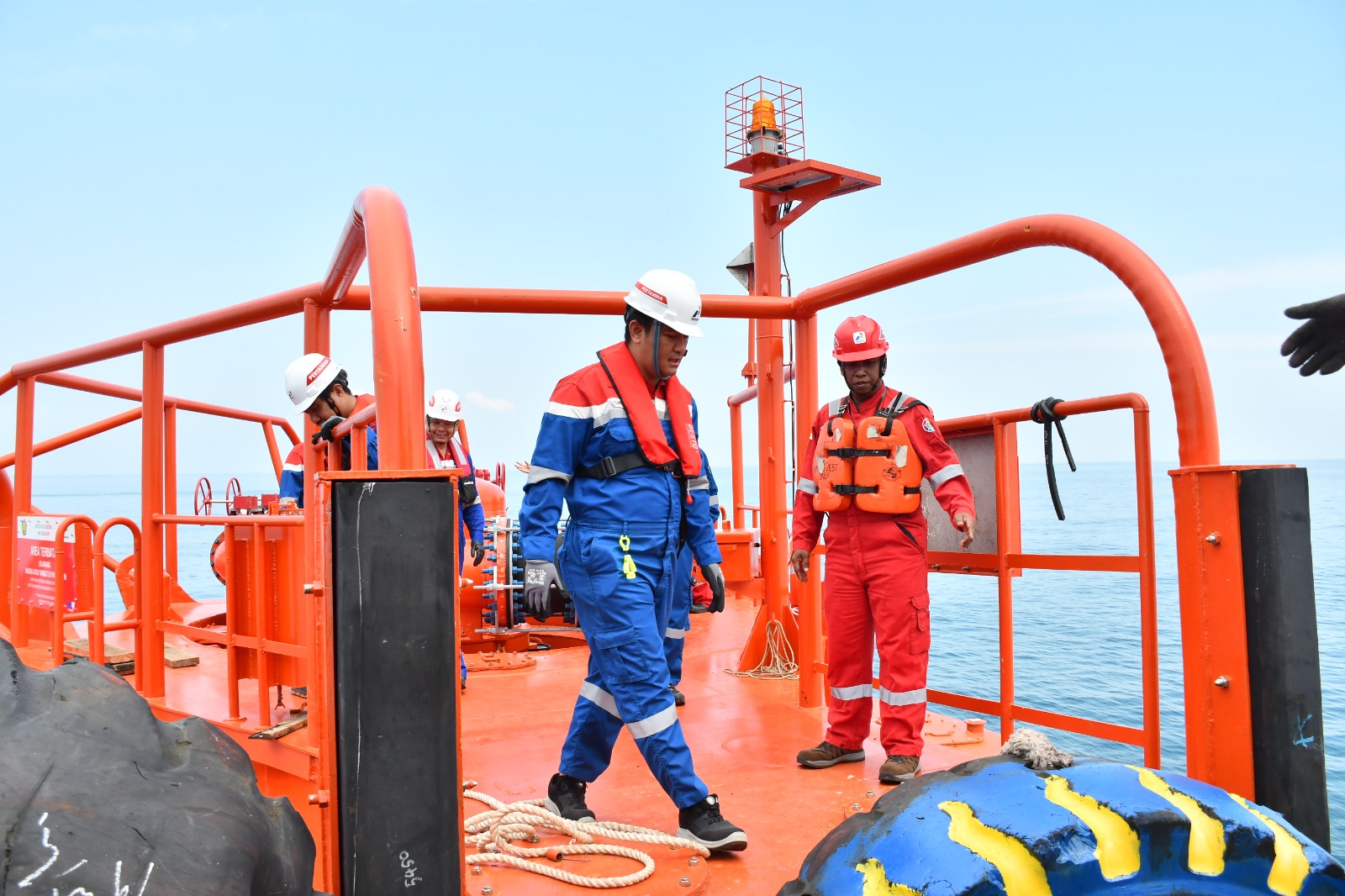 GM Kilang Balongan Tinjau Langsung SPM di Laut, Pastikan Proses Bongkar Crude Aman