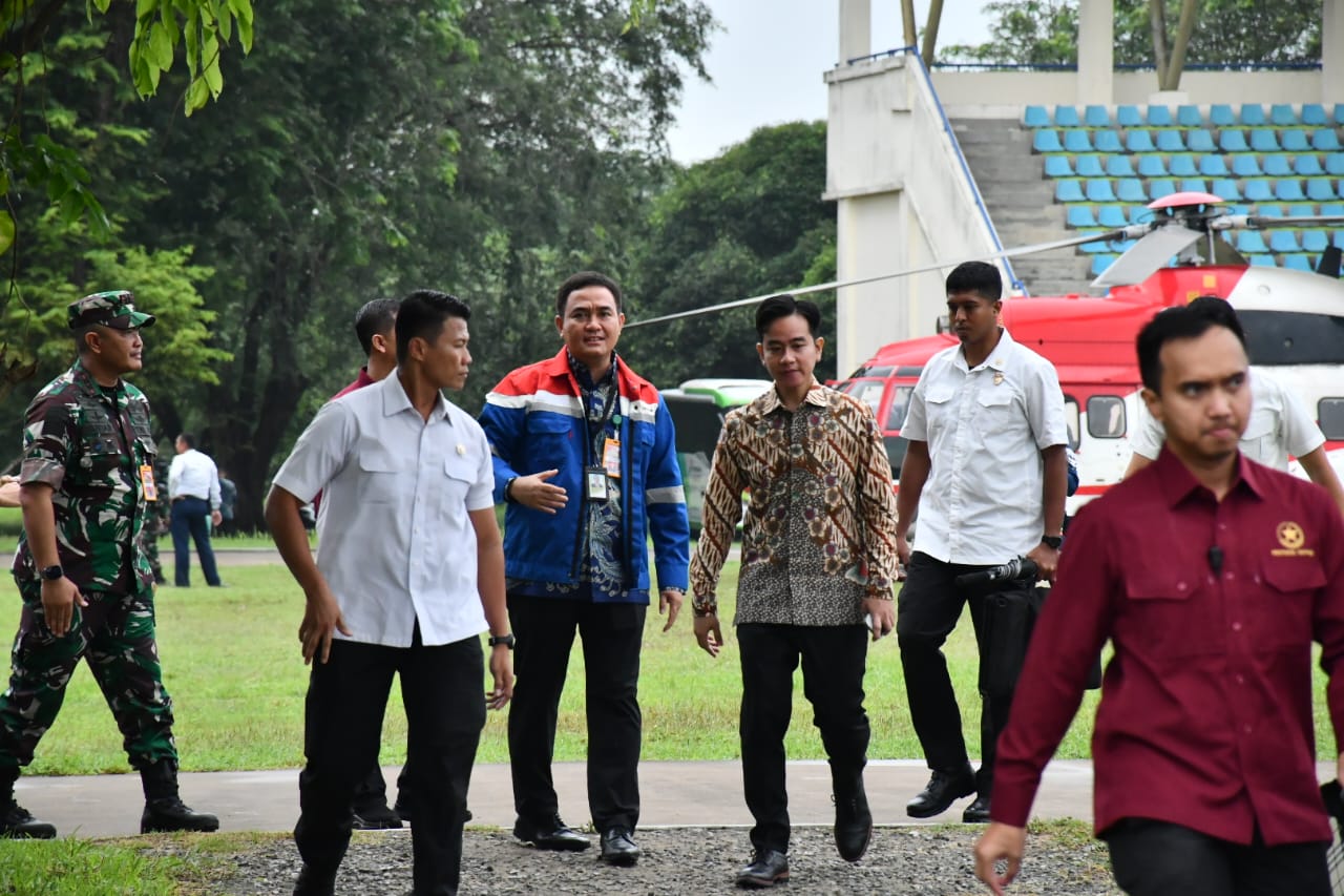 Kunker ke Indramayu, Wapres Gibran Mendarat di Bumi Patra, Disambut GM Kilang Balongan