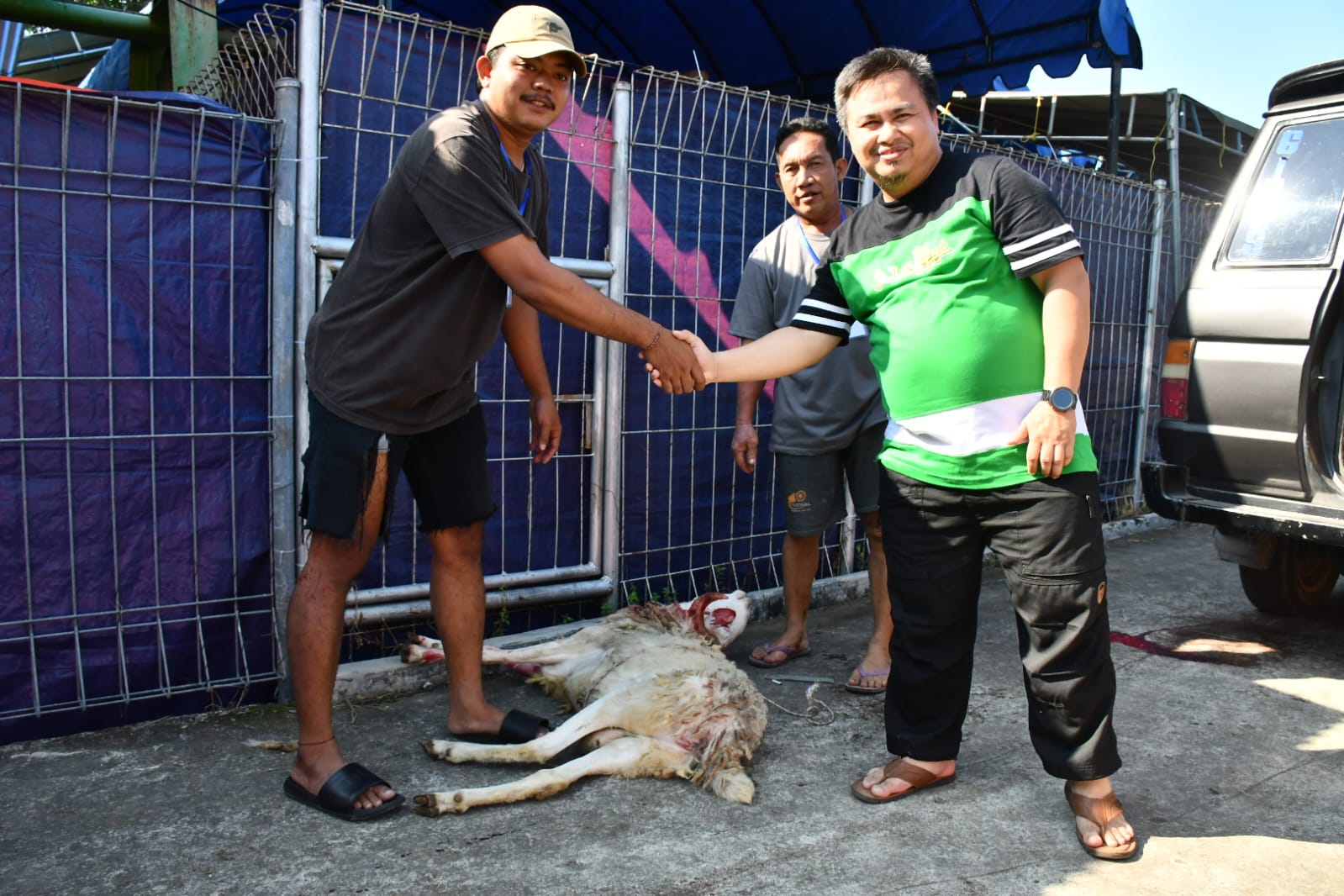 Rayakan Idul Adha, PT KPI RU VI Balongan Bagikan Ratusan Hewan Kurban ke Masyarakat Indramayu