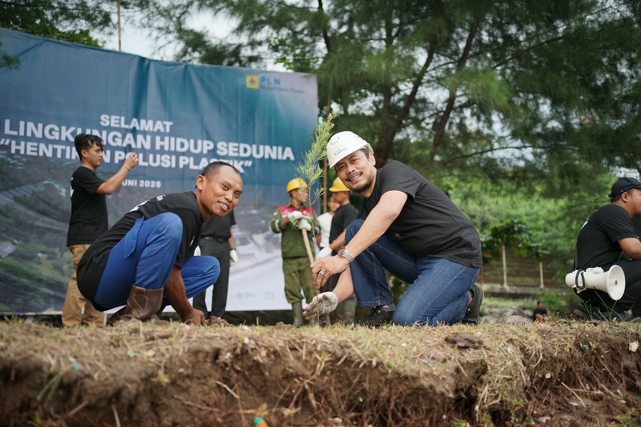 PLN Nusantara Power UP Indramayu Peringati Hari Lingkungan Hidup 2025 Dengan Coastal Clean Up dan Penghijauan Massif
