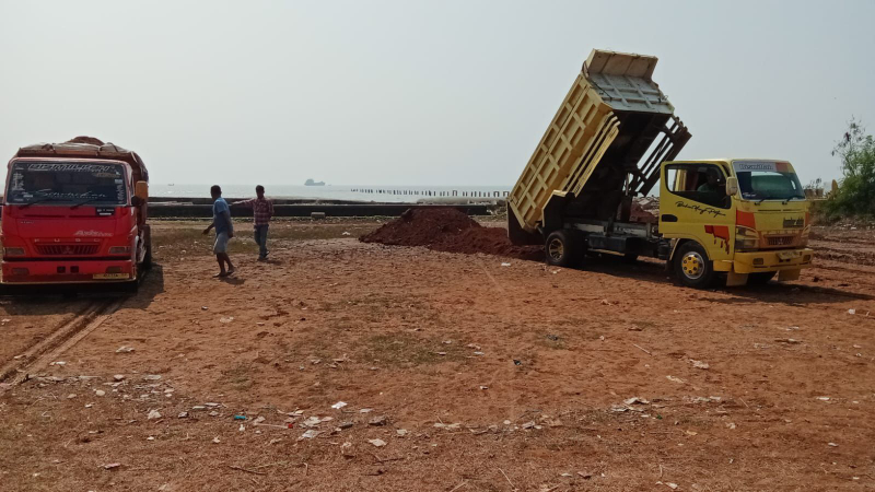 Sambut HUT RI ke-80, Karang Taruna Karya Bahtera Limbangan Urug Lapangan Demi Semarak Lomba Rakyat