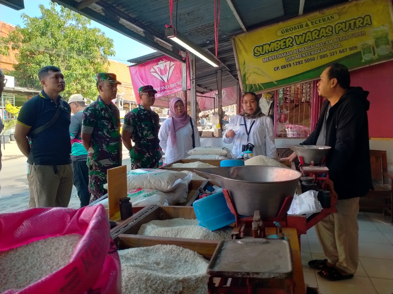 Turun ke Pasar, Bulog Pastikan Beras SPHP Tersedia dan Sesuai HET