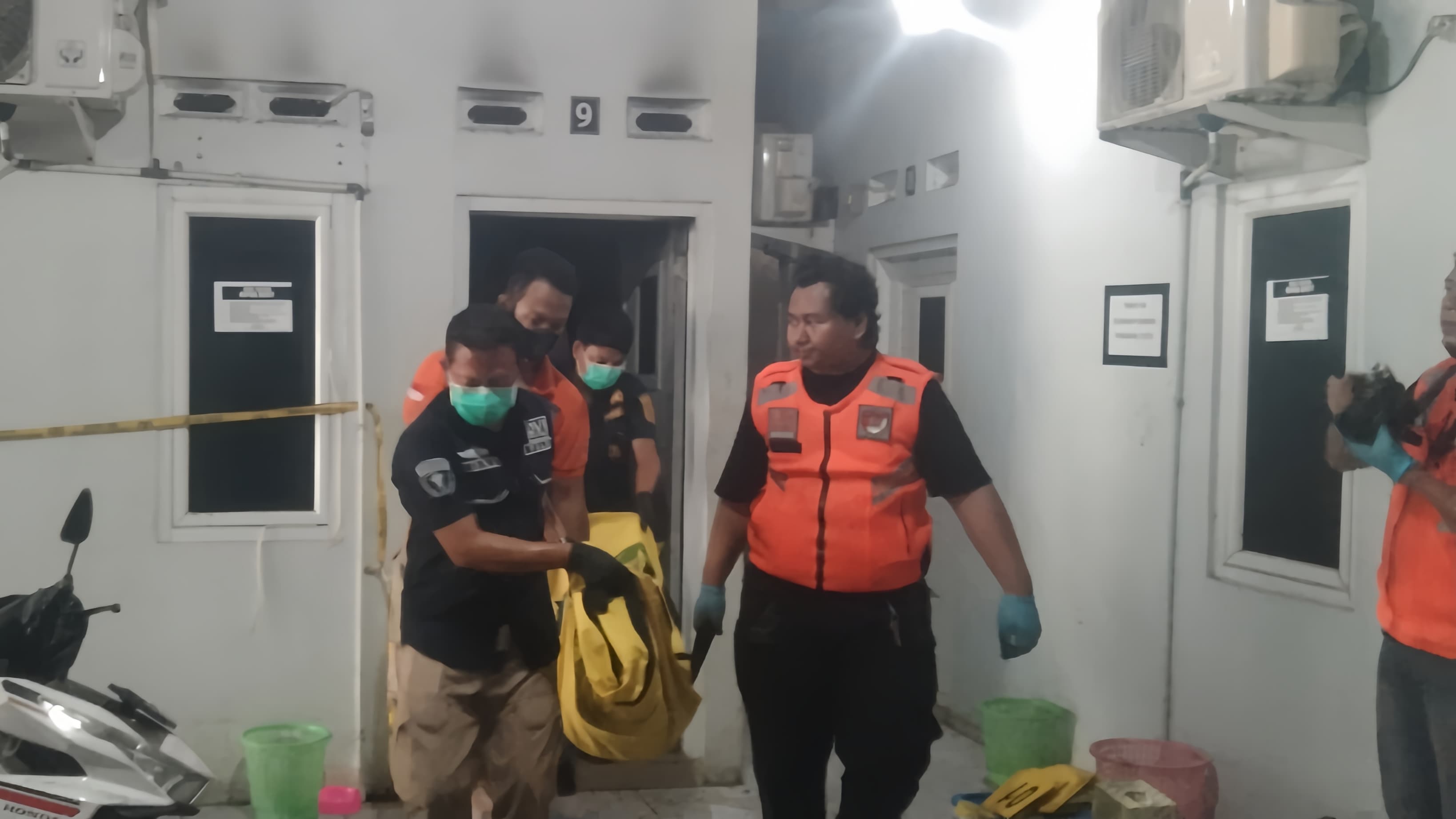 Wanita 21 Tahun Ditemukan Tewas Terbakar di Kamar Rifda Kost 4 Singajaya