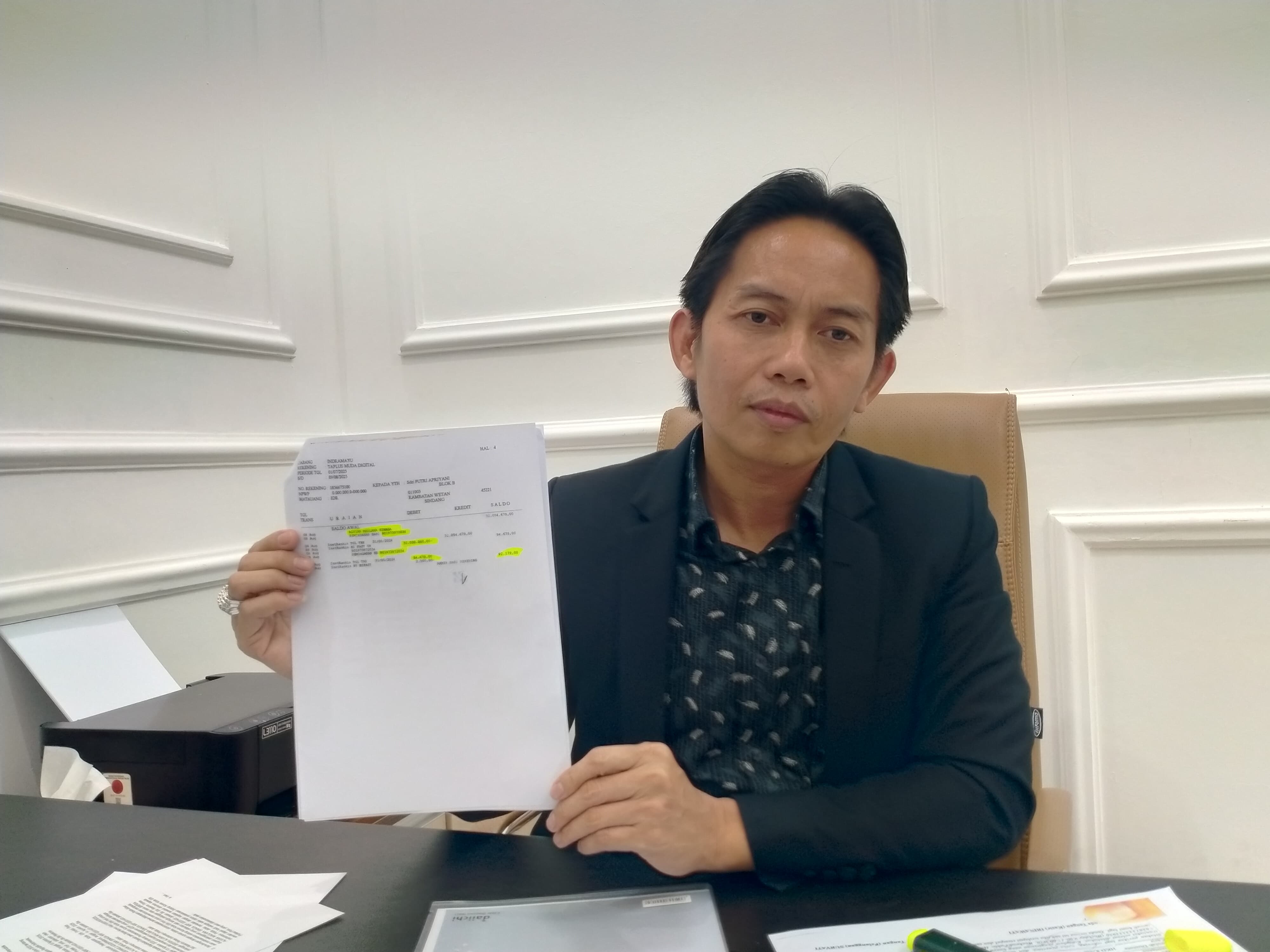 Toni RM Beberkan Bukti Transfer Rp32 Juta dari Rekening Putri ke Pacar Oknum Polisi