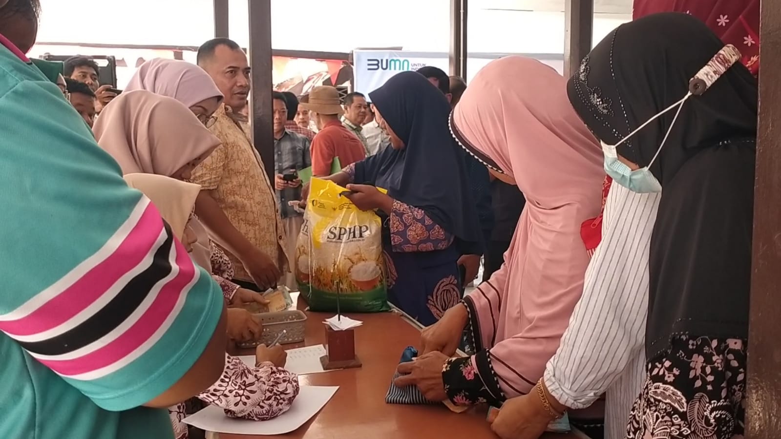 Gerakan Pangan Murah Ringankan Beban Warga Indramayu, Harga Sembako Jauh Lebih Terjangkau