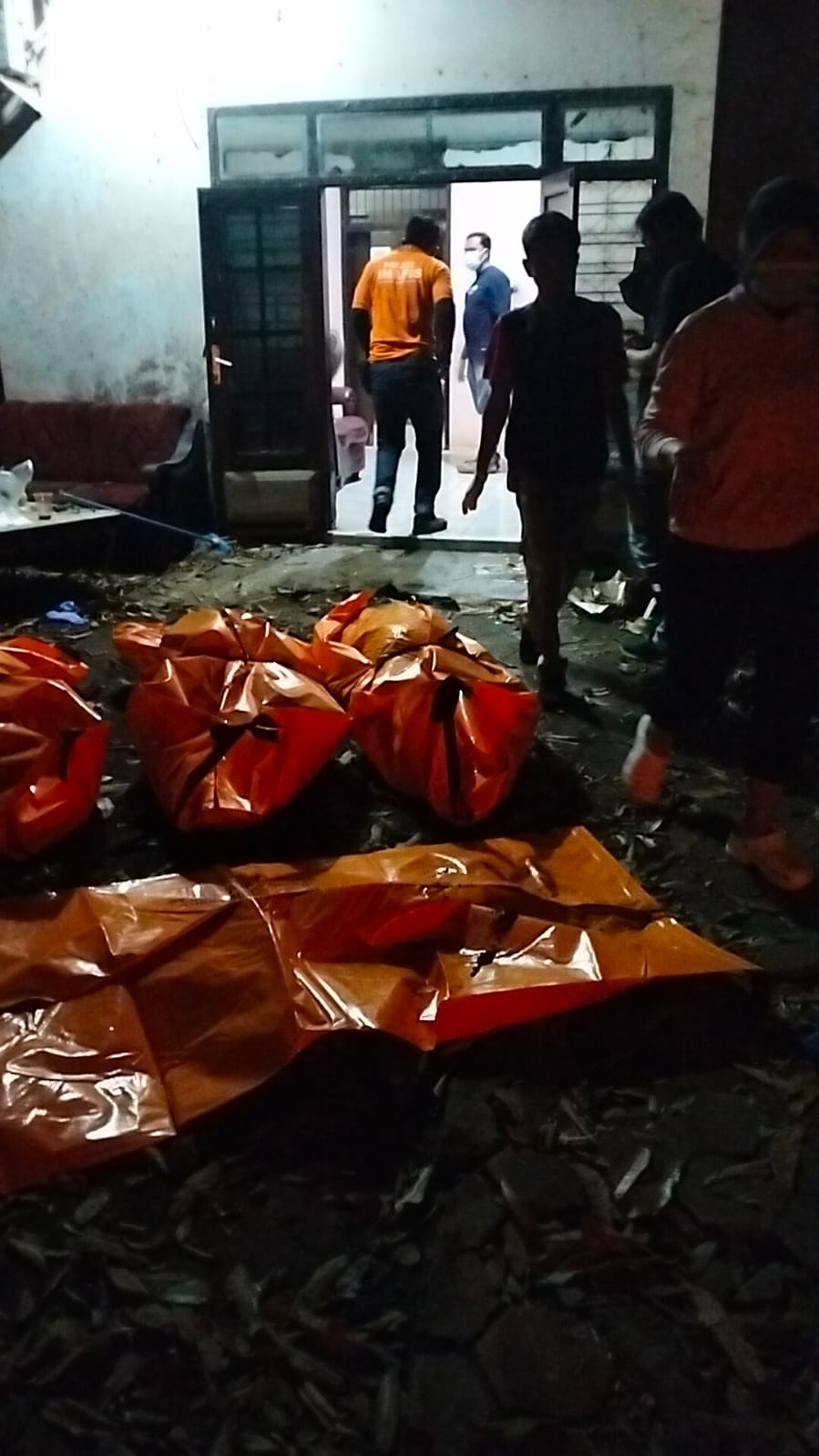 Geger!! Satu Keluarga di Paoman Indramayu Ditemukan Terkubur di Dalam Rumah